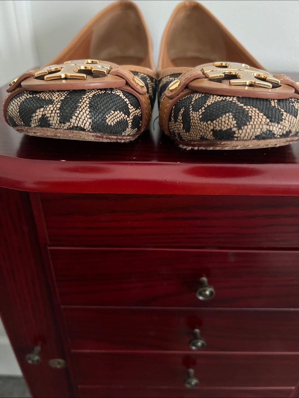 Tory Burch Black & Brown Logo-Trim Ballet Flats - Picture 4 of 10